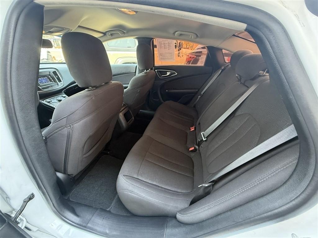 Chrysler 200 Limited FWD 2016