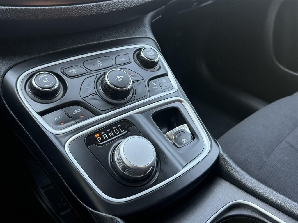 Chrysler 200 Limited FWD 2016
