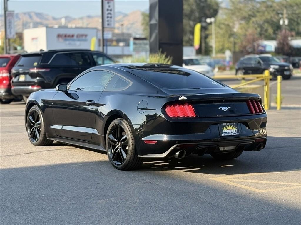 Ford Mustang EcoBoost Coupe 2015
