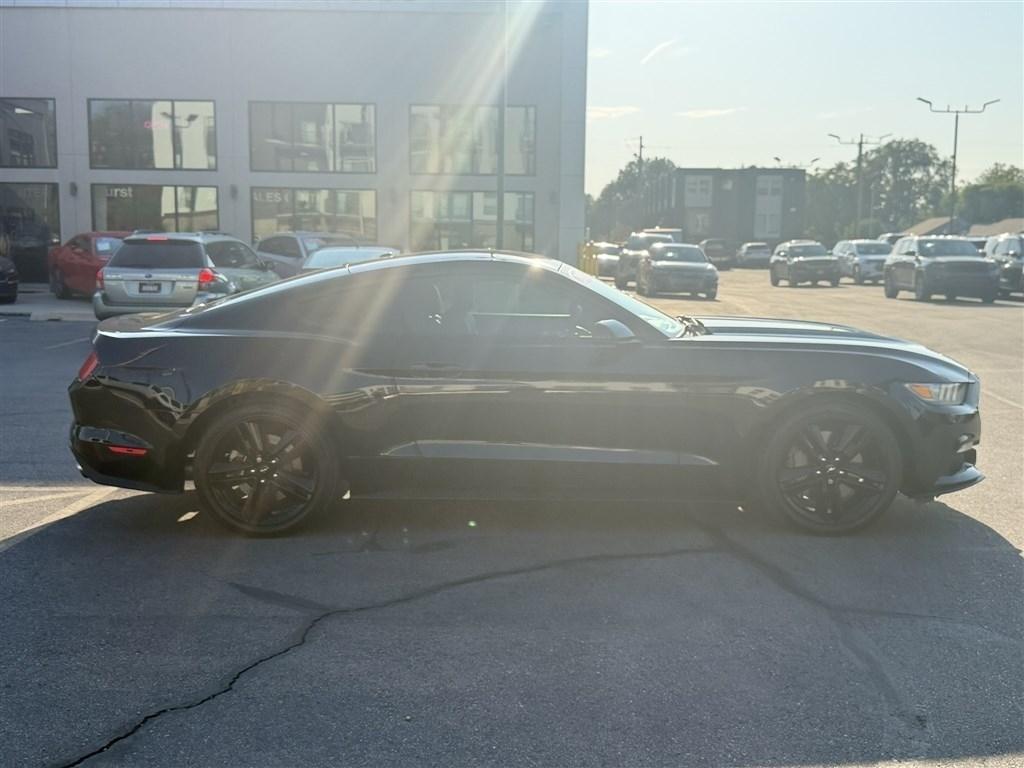 Ford Mustang EcoBoost Coupe 2015