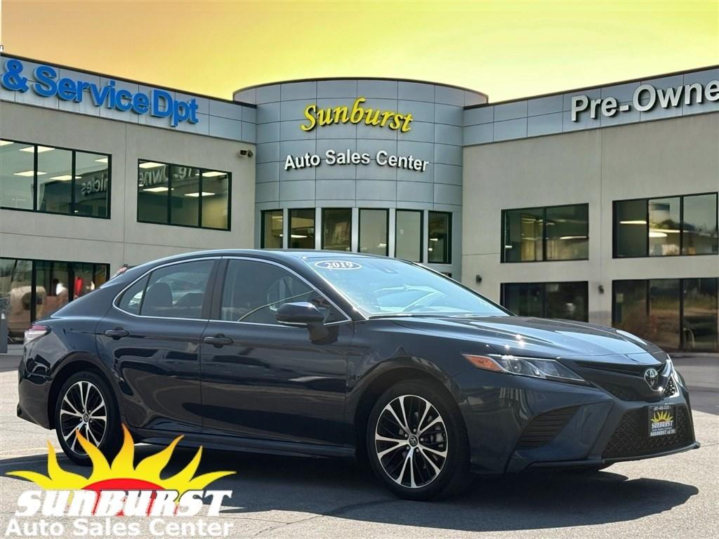 2019 Toyota Camry LE Auto (Natl)