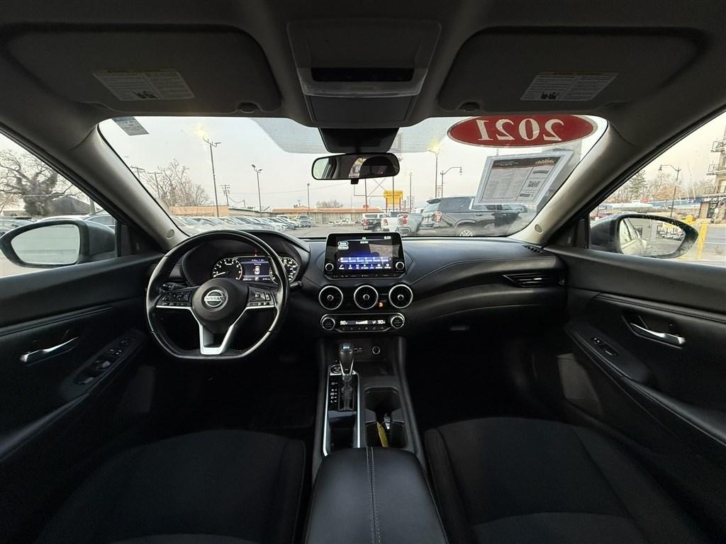 Nissan Sentra SV CVT 2021