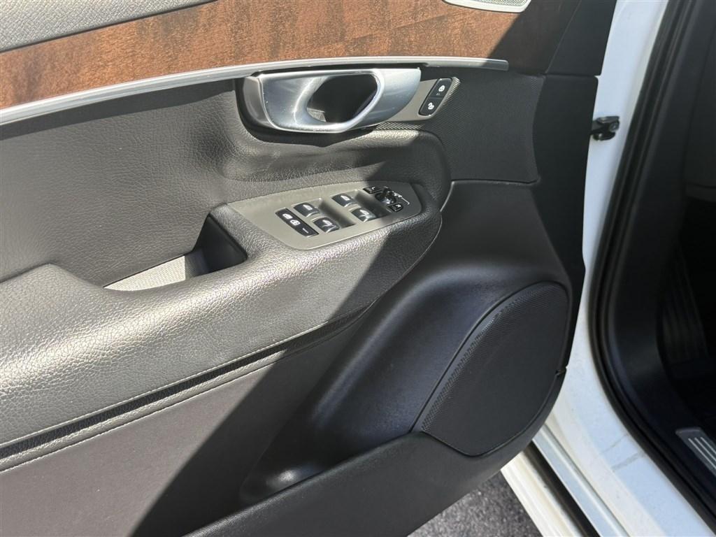 Volvo XC90 T6 AWD 7-Passenger Momentum 2018