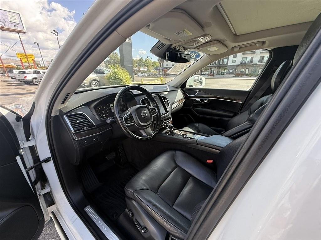 Volvo XC90 T6 AWD 7-Passenger Momentum 2018