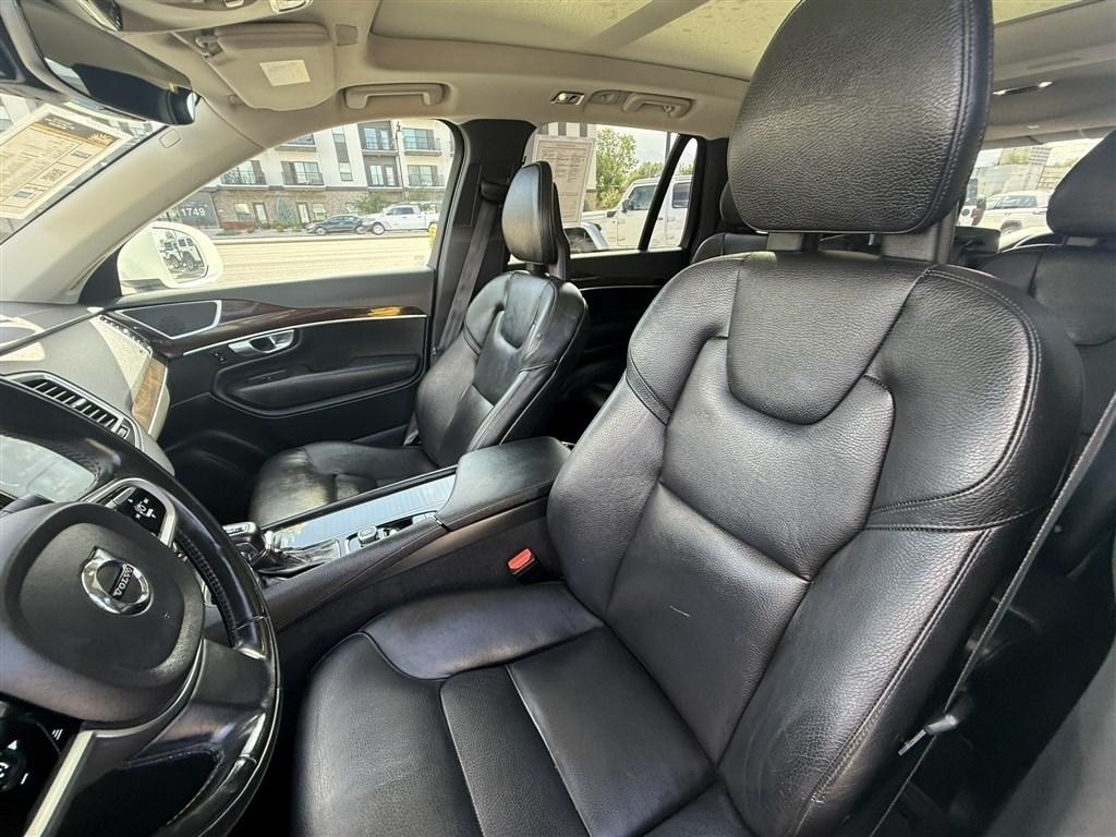 Volvo XC90 T6 AWD 7-Passenger Momentum 2018