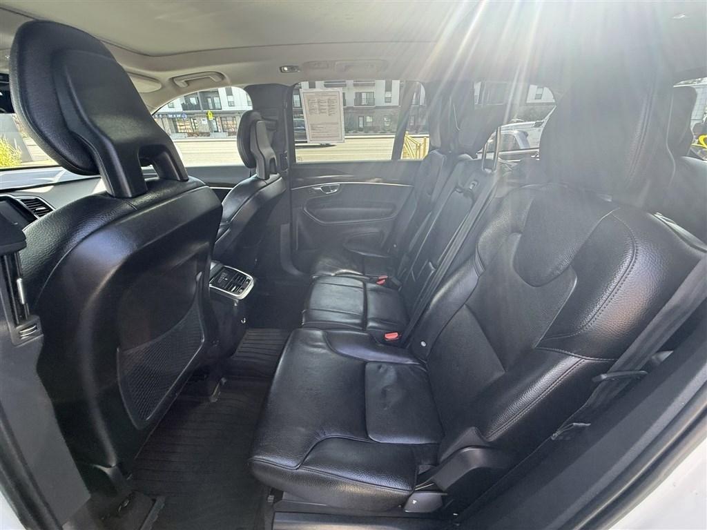 Volvo XC90 T6 AWD 7-Passenger Momentum 2018