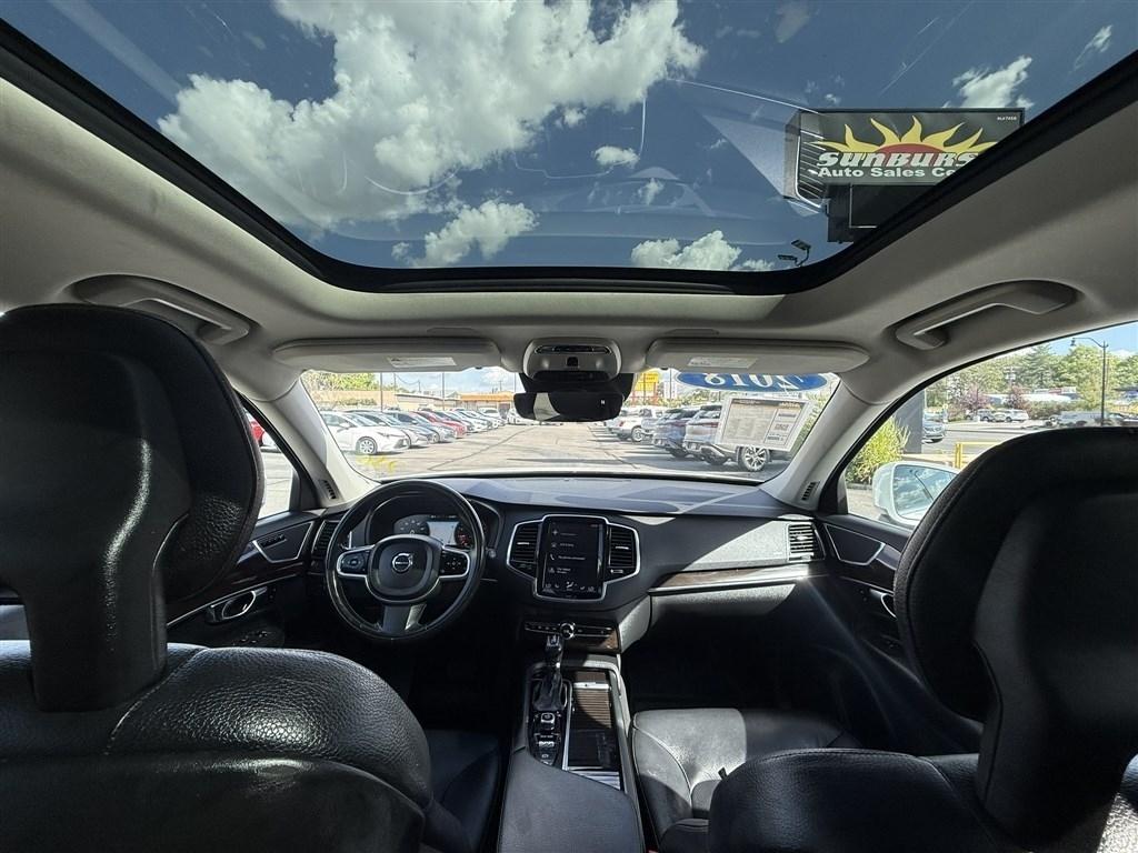 Volvo XC90 T6 AWD 7-Passenger Momentum 2018