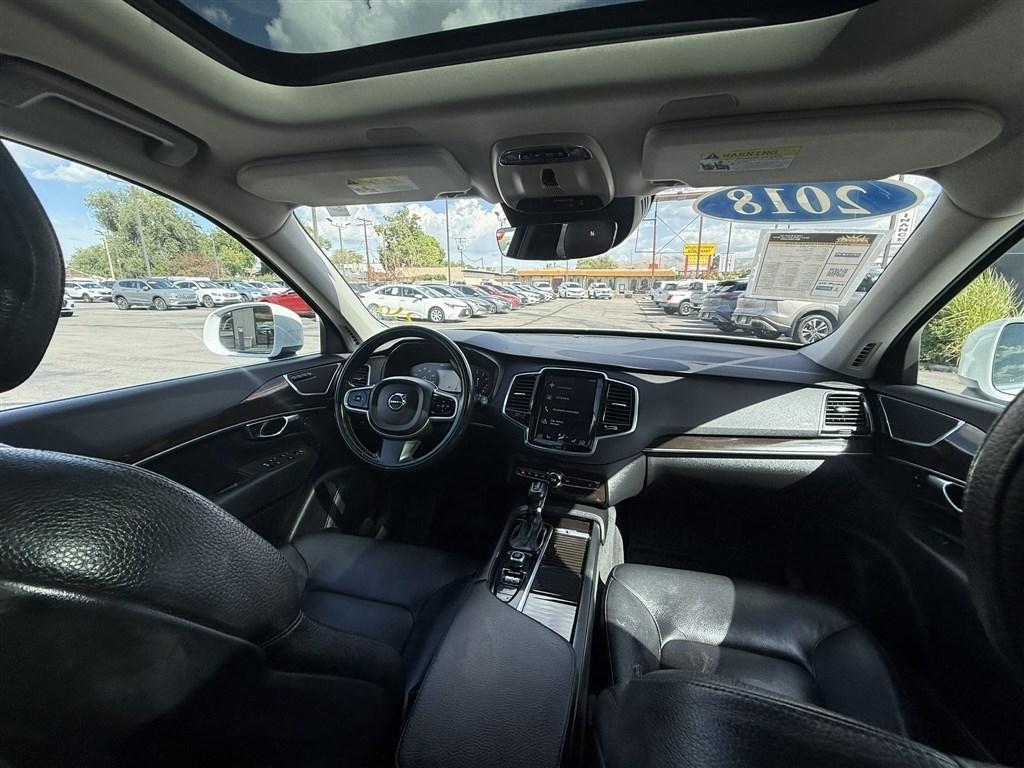 Volvo XC90 T6 AWD 7-Passenger Momentum 2018