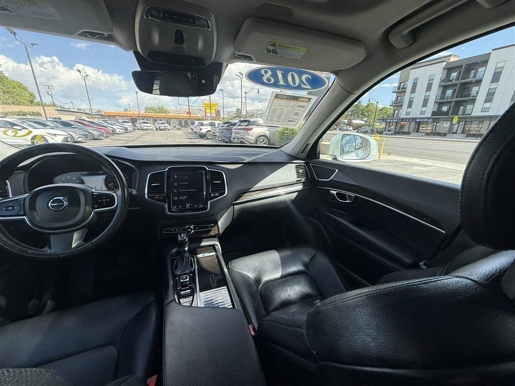 Volvo XC90 T6 AWD 7-Passenger Momentum 2018
