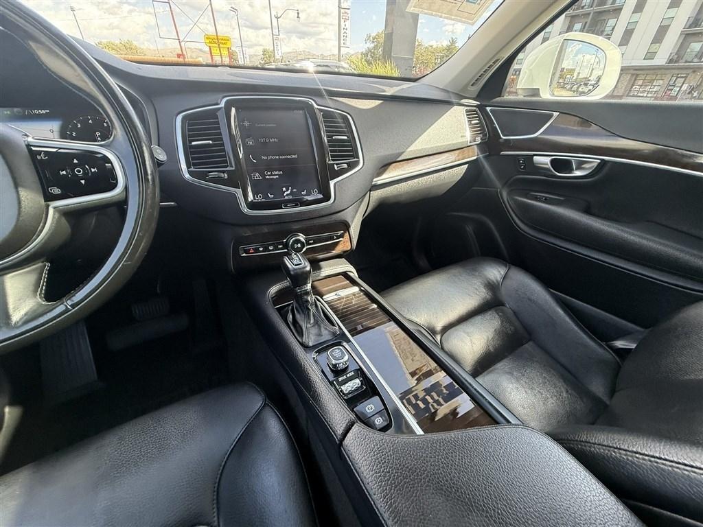 Volvo XC90 T6 AWD 7-Passenger Momentum 2018
