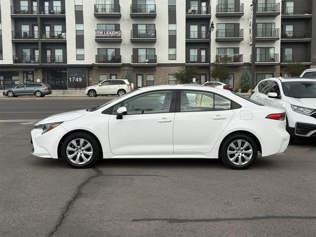 Toyota Corolla LE 2022