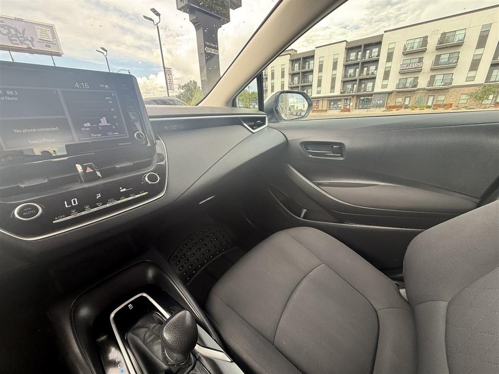 Toyota Corolla LE 2022