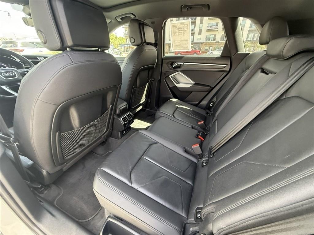 Audi Q3 Premium 40 TFSI quattro 2021