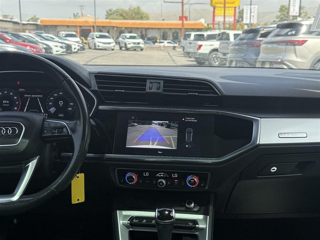 Audi Q3 Premium 40 TFSI quattro 2021