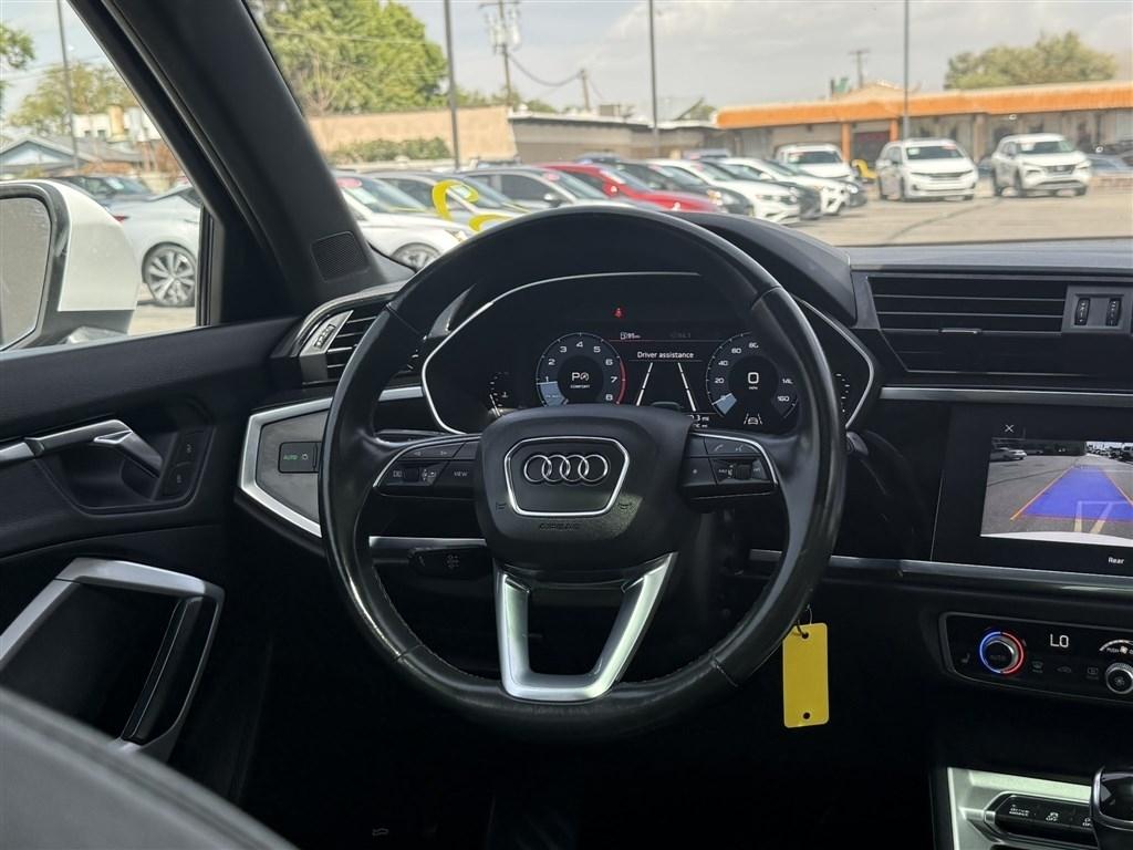 Audi Q3 Premium 40 TFSI quattro 2021