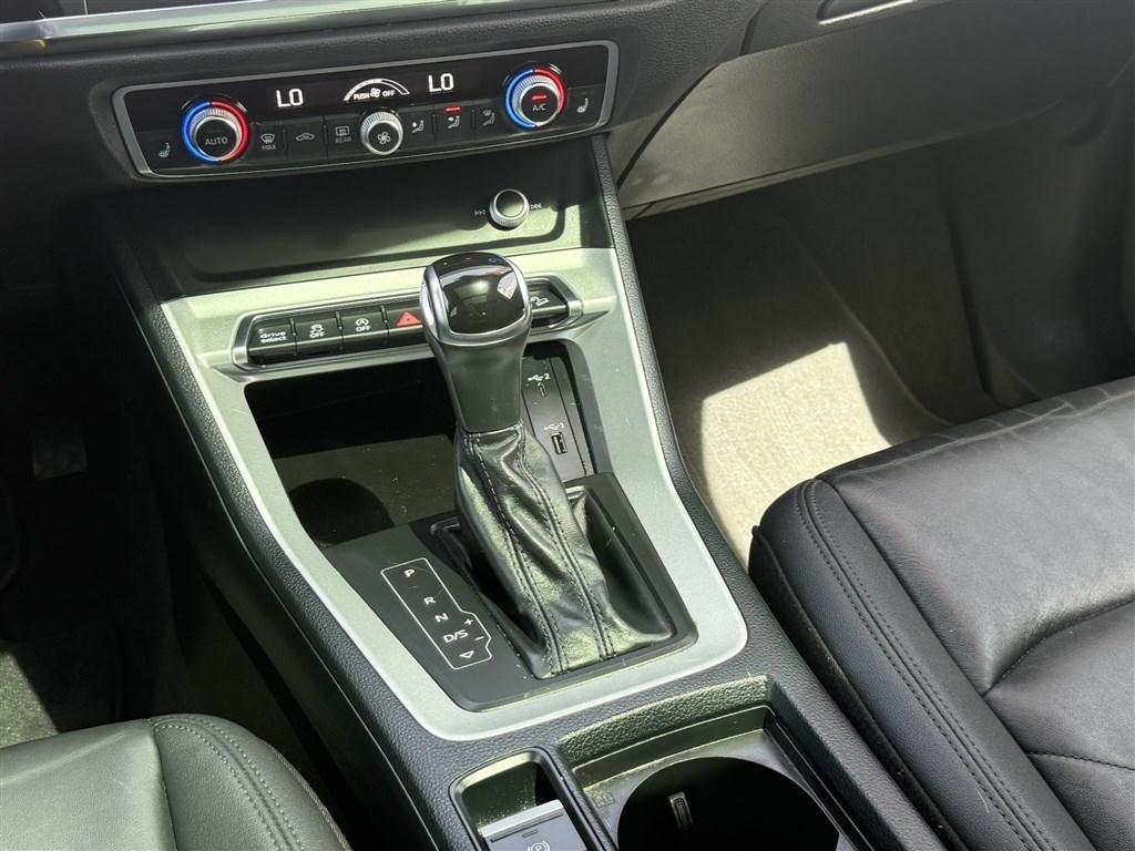 Audi Q3 Premium 40 TFSI quattro 2021