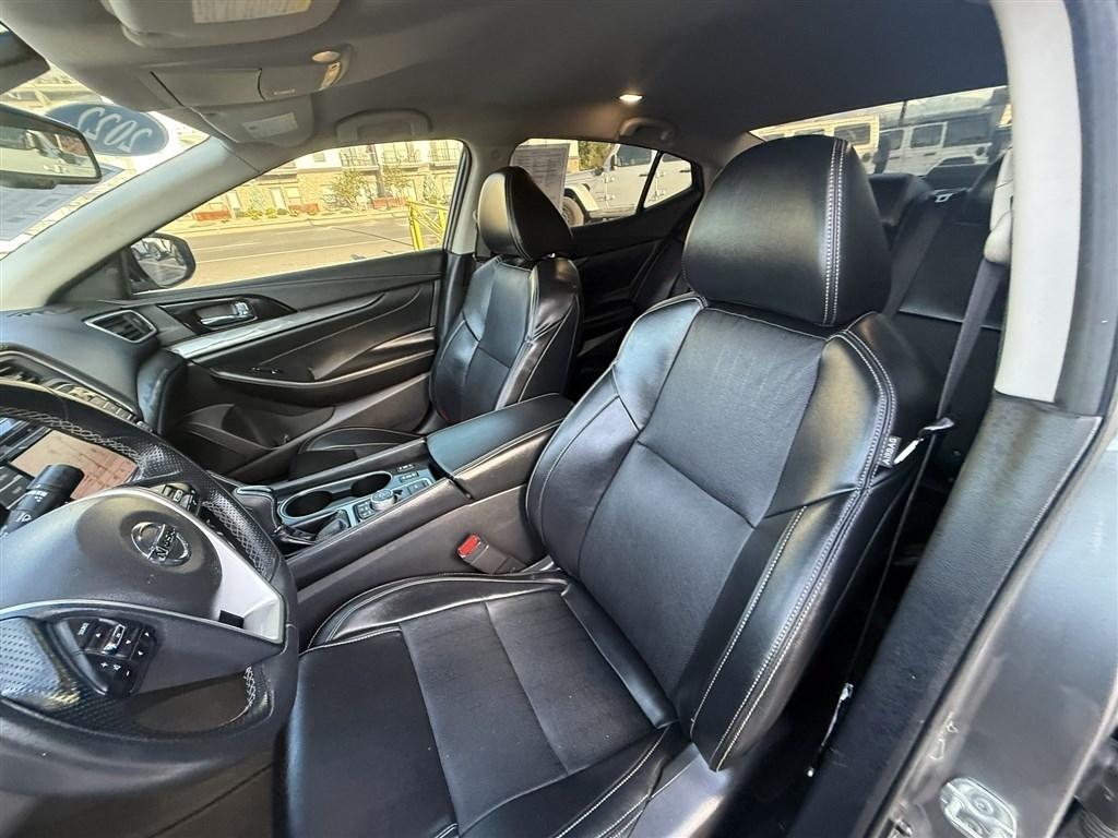 Nissan Maxima SV 2022