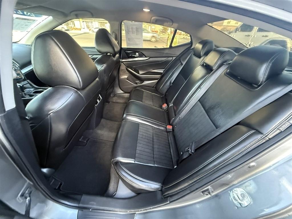 Nissan Maxima SV 2022