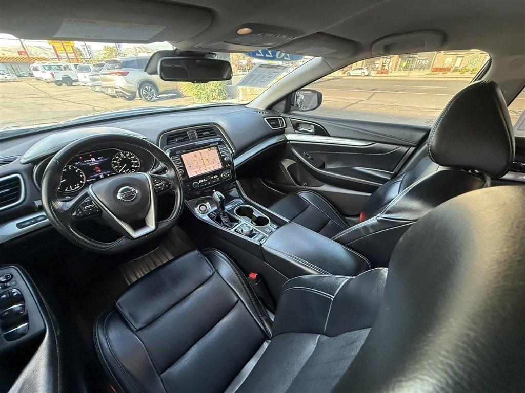 Nissan Maxima SV 2022