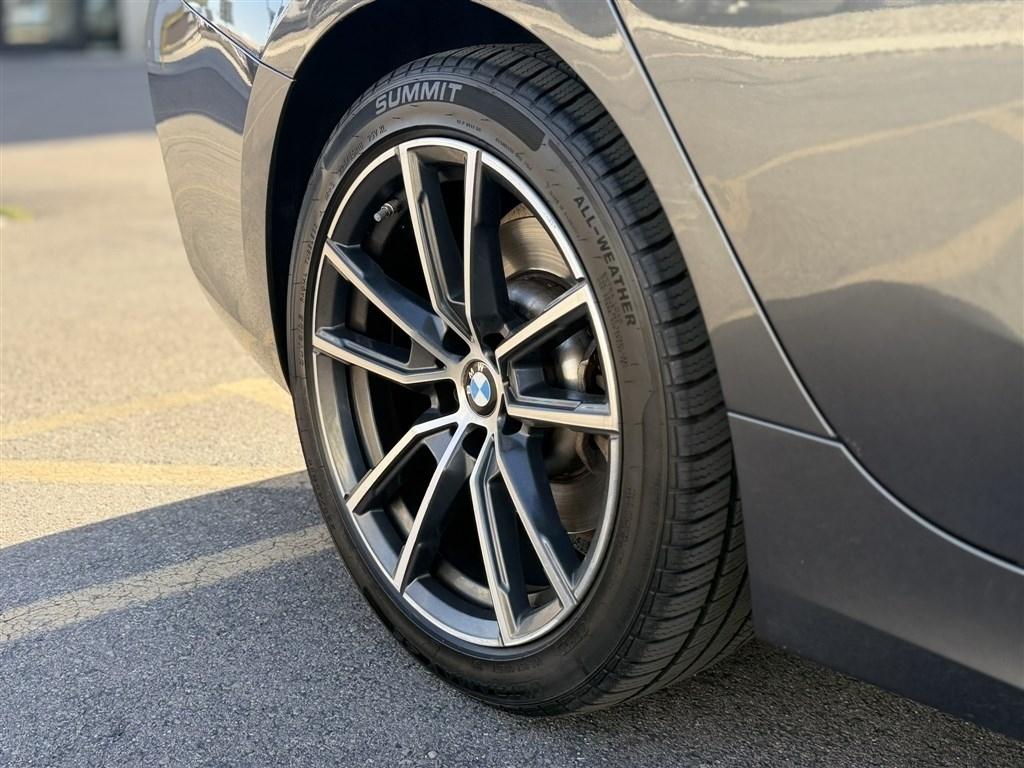BMW 3 Series 330i xDrive Sedan 2021