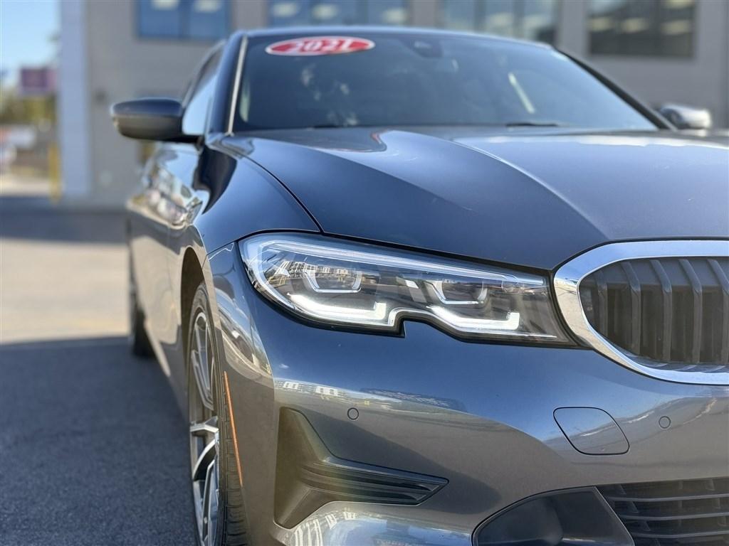 BMW 3 Series 330i xDrive Sedan 2021