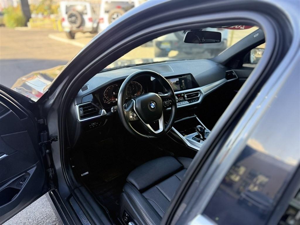 BMW 3 Series 330i xDrive Sedan 2021