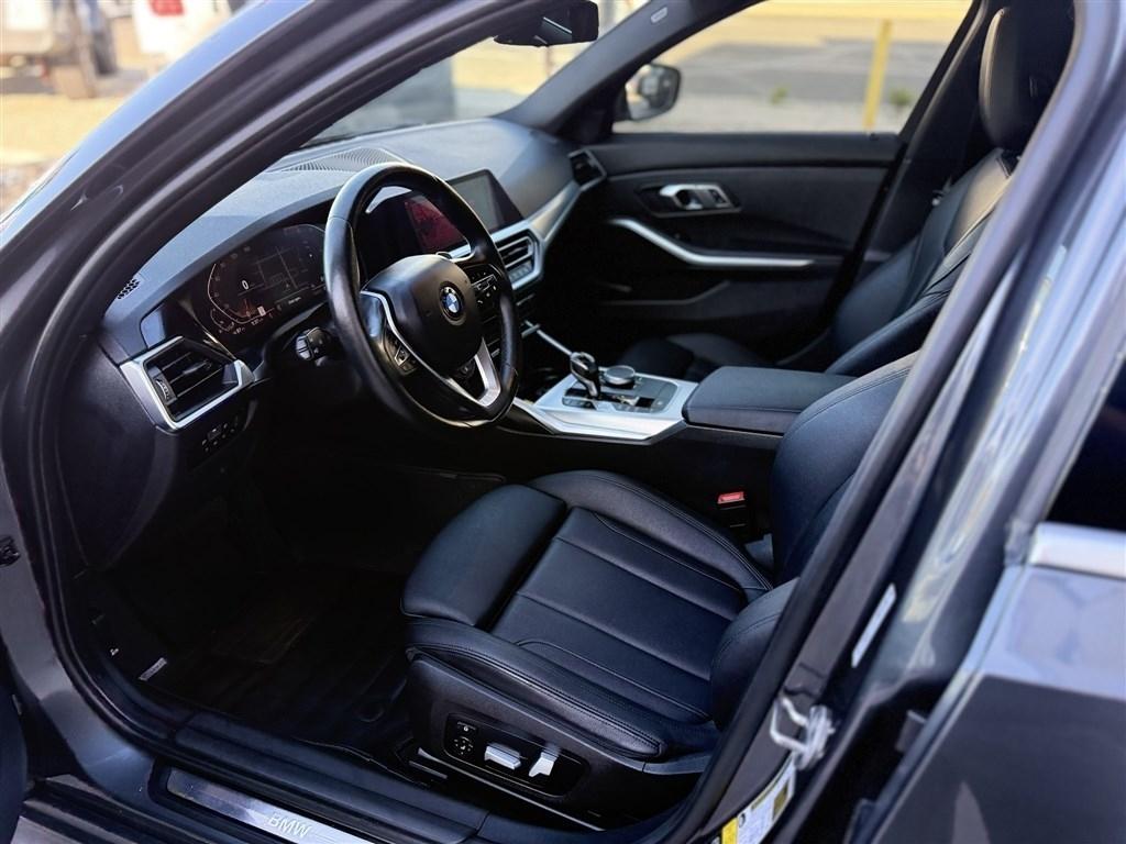 BMW 3 Series 330i xDrive Sedan 2021