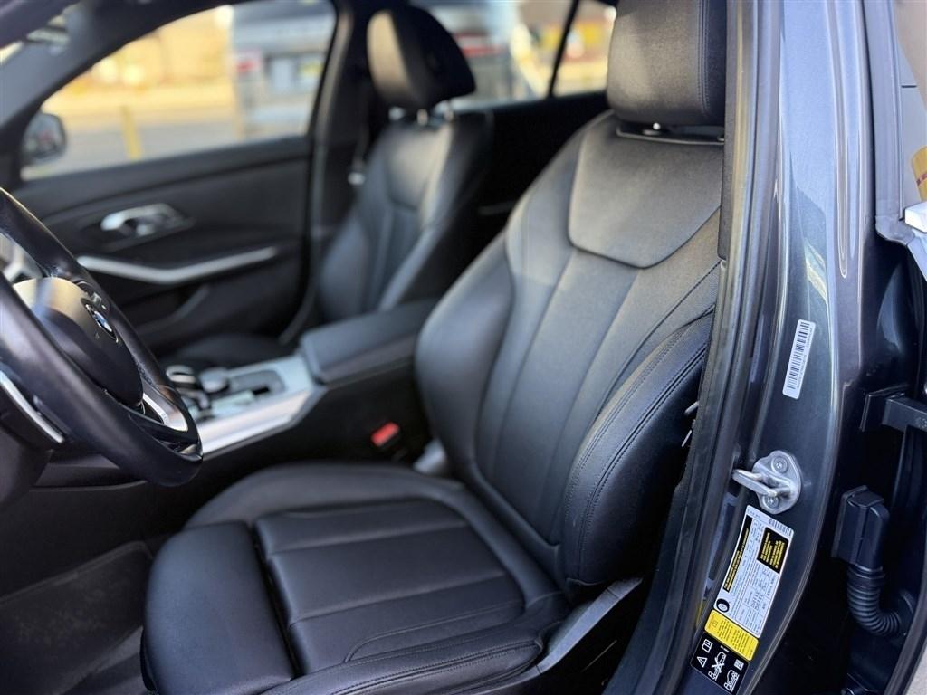 BMW 3 Series 330i xDrive Sedan 2021