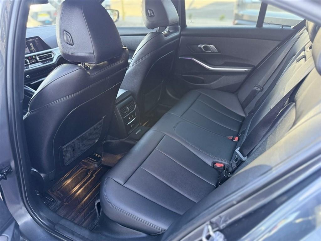 BMW 3 Series 330i xDrive Sedan 2021