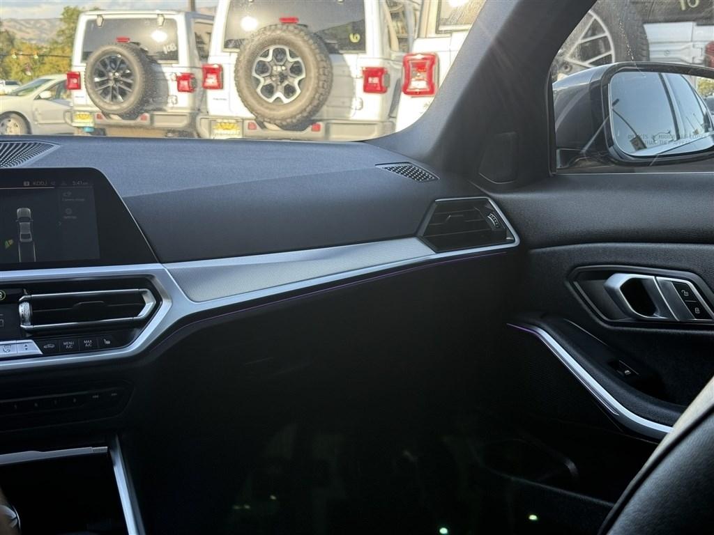BMW 3 Series 330i xDrive Sedan 2021
