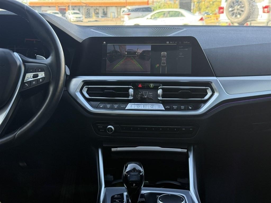 BMW 3 Series 330i xDrive Sedan 2021