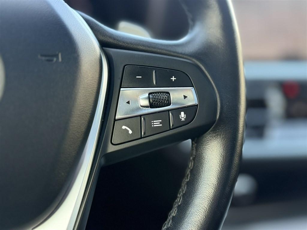 BMW 3 Series 330i xDrive Sedan 2021