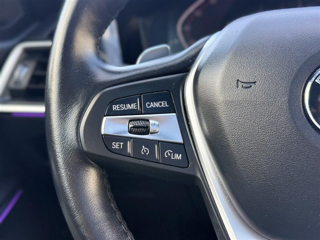 BMW 3 Series 330i xDrive Sedan 2021