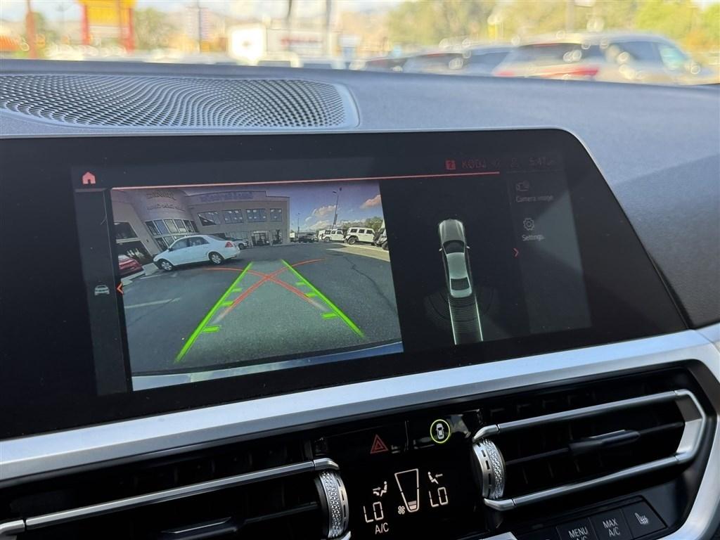 BMW 3 Series 330i xDrive Sedan 2021