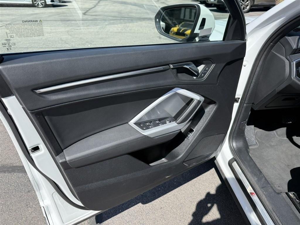 Audi Q3 S line Premium 45 TFSI quattro 2025