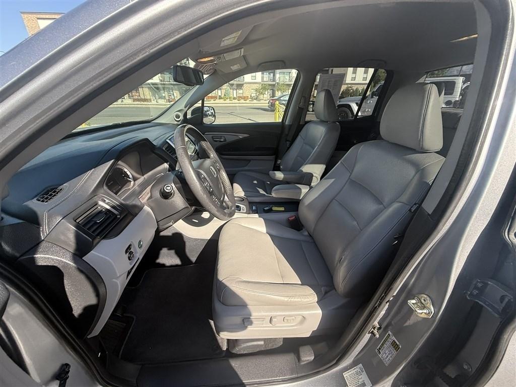 Honda Ridgeline RTL-T 4x4 Crew Cab 5.3' Bed 2017