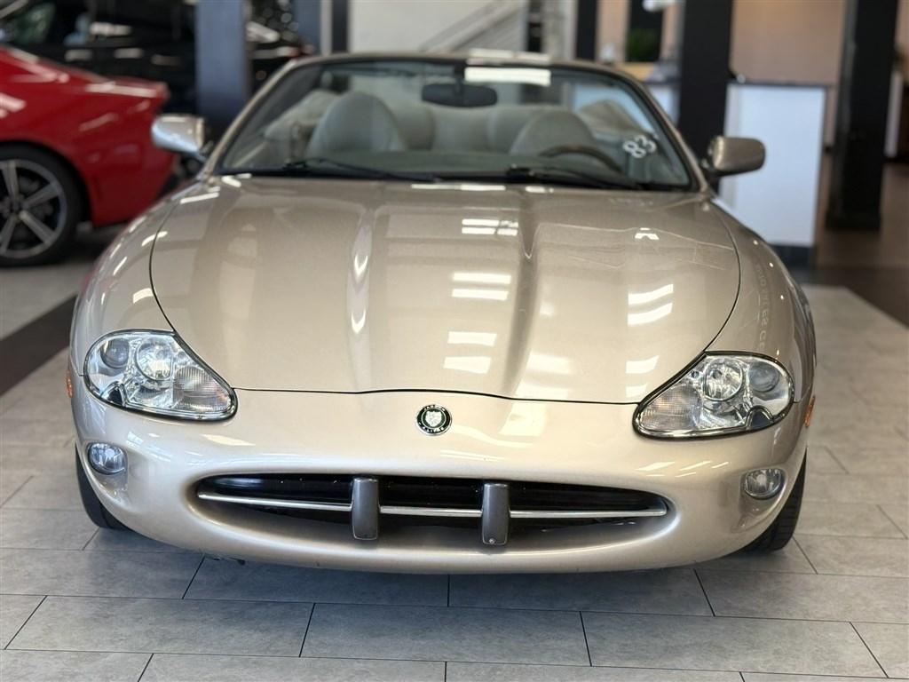 Jaguar XK8 Convertible 1998