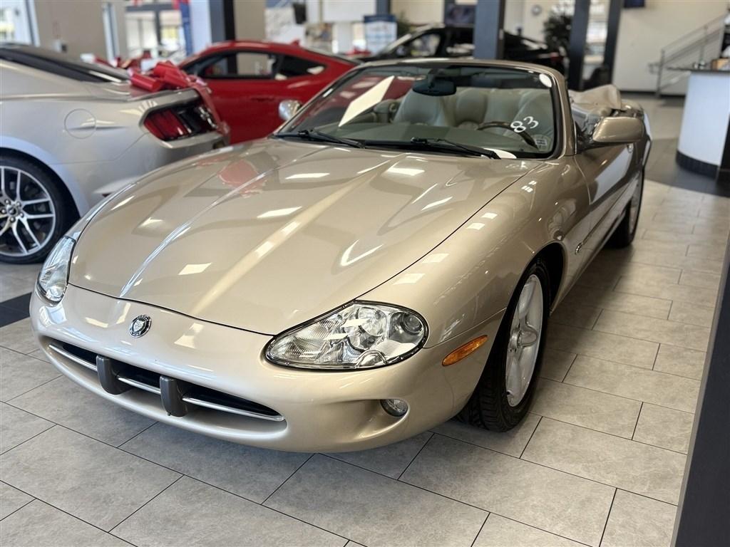 Jaguar XK8 Convertible 1998