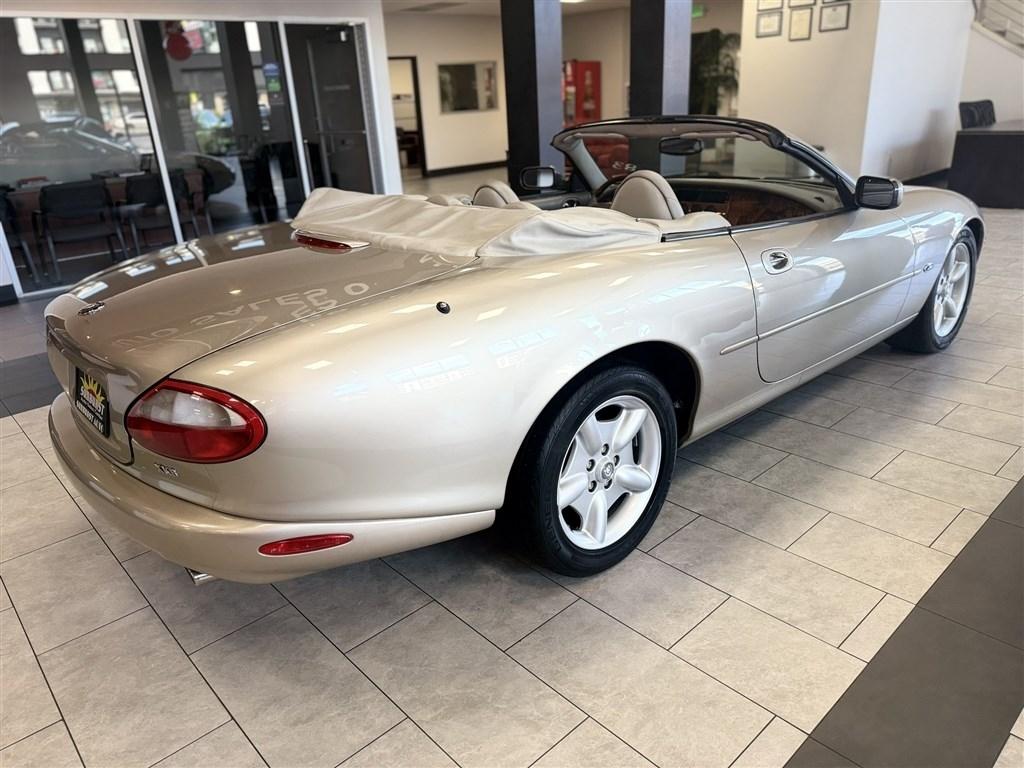 Jaguar XK8 Convertible 1998