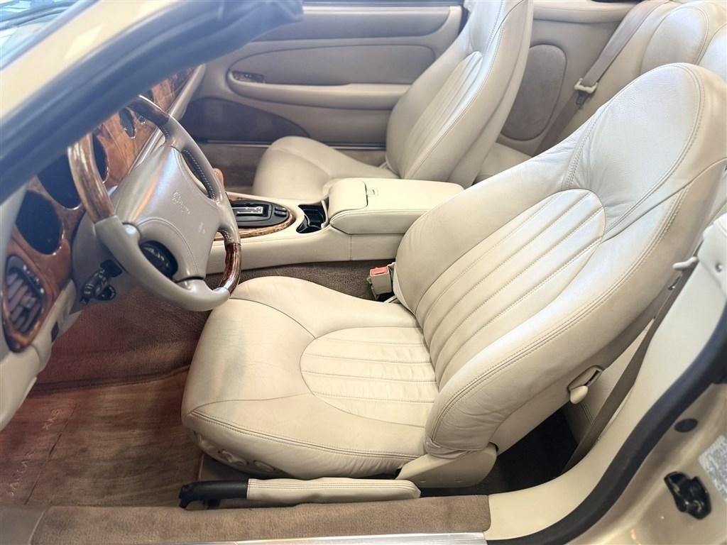 Jaguar XK8 Convertible 1998