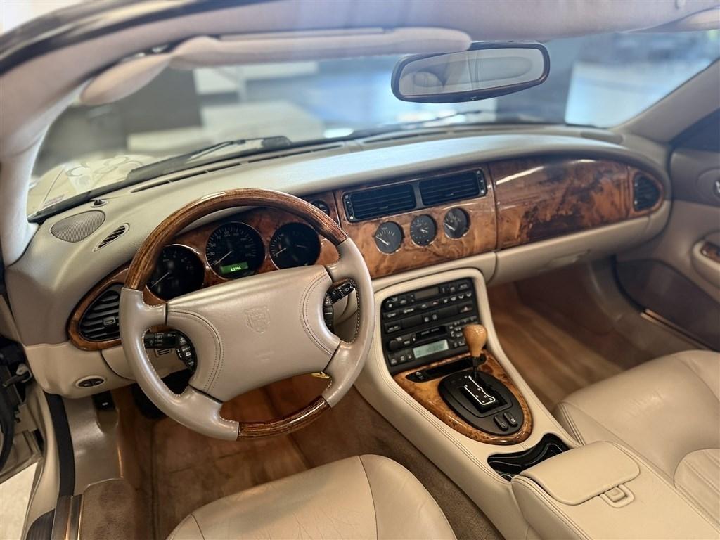 Jaguar XK8 Convertible 1998