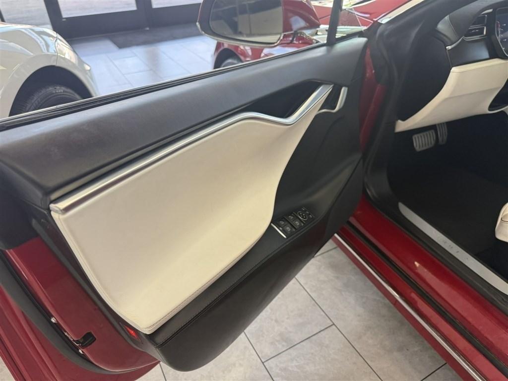Tesla Model S  2017