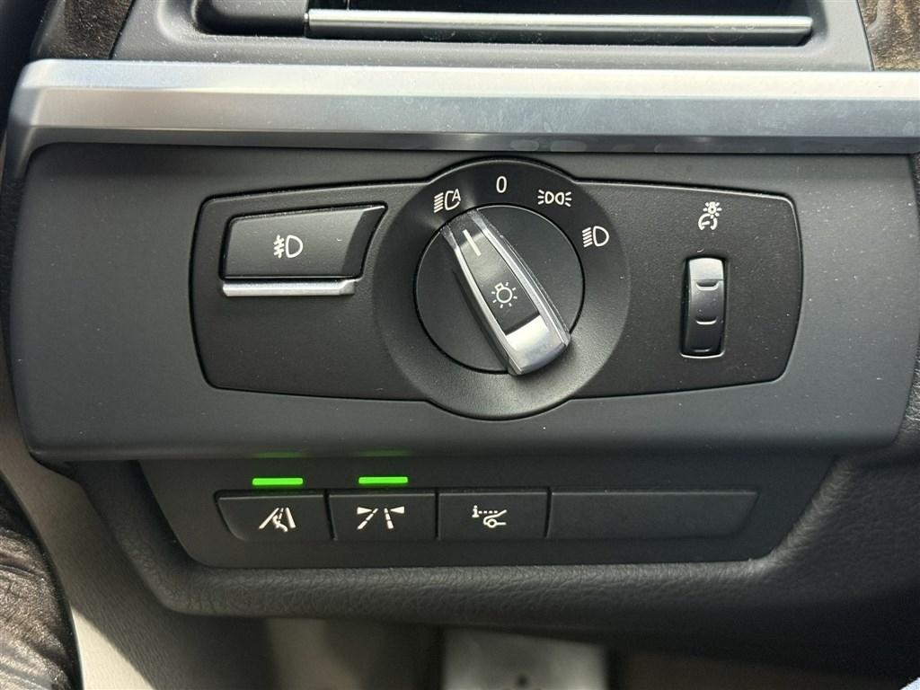 BMW 6 Series 2dr Cpe 650i xDrive 2012