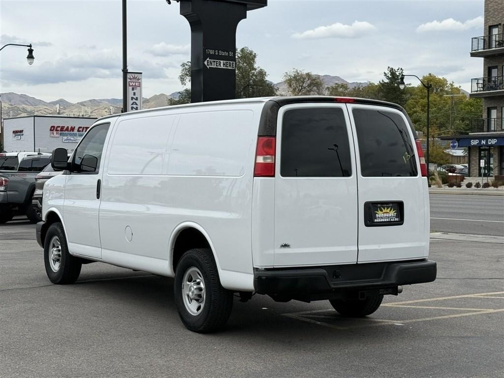 Chevrolet Express Cargo Van RWD 2500 135" 2015