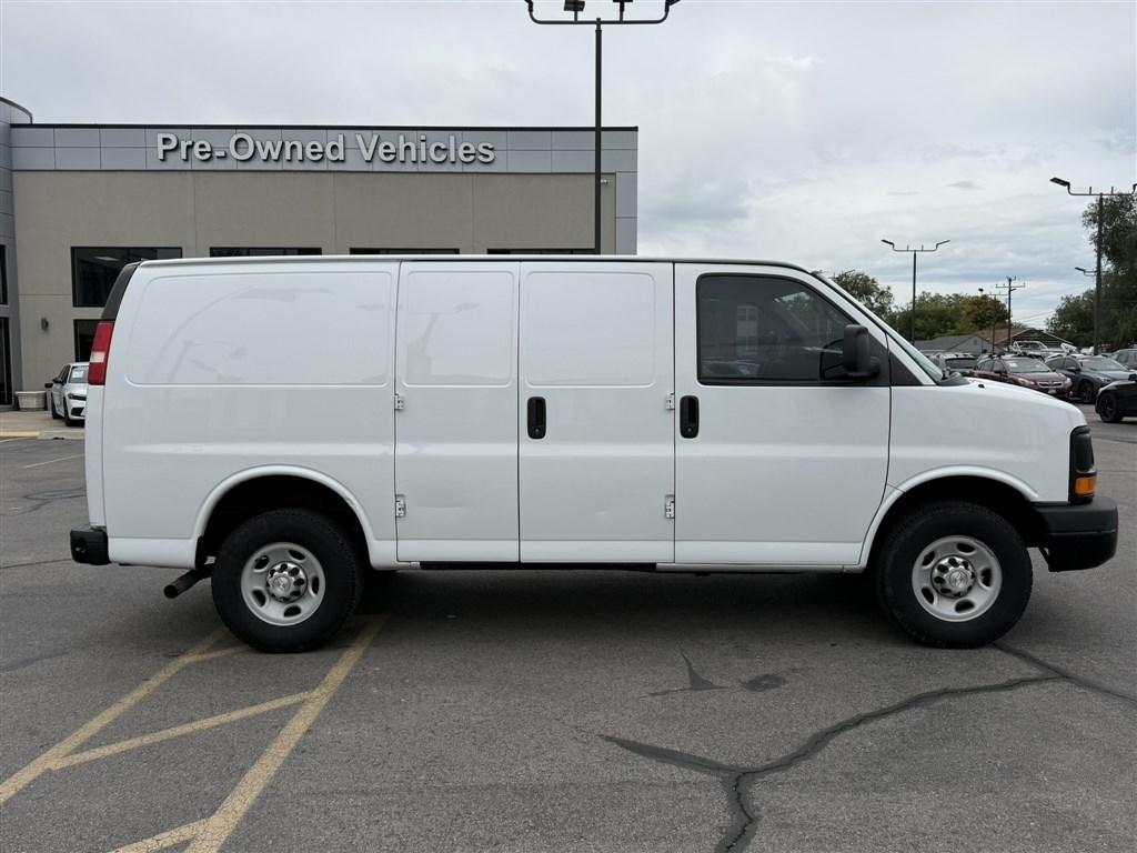 Chevrolet Express Cargo Van RWD 2500 135" 2015