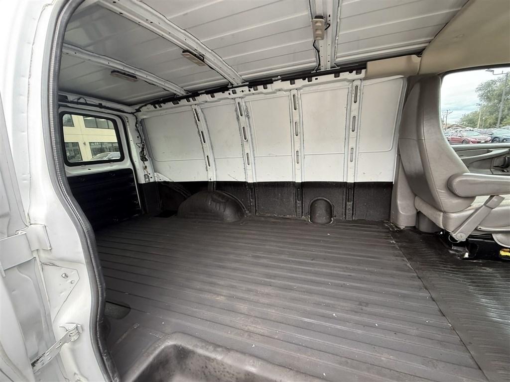 Chevrolet Express Cargo Van RWD 2500 135" 2015
