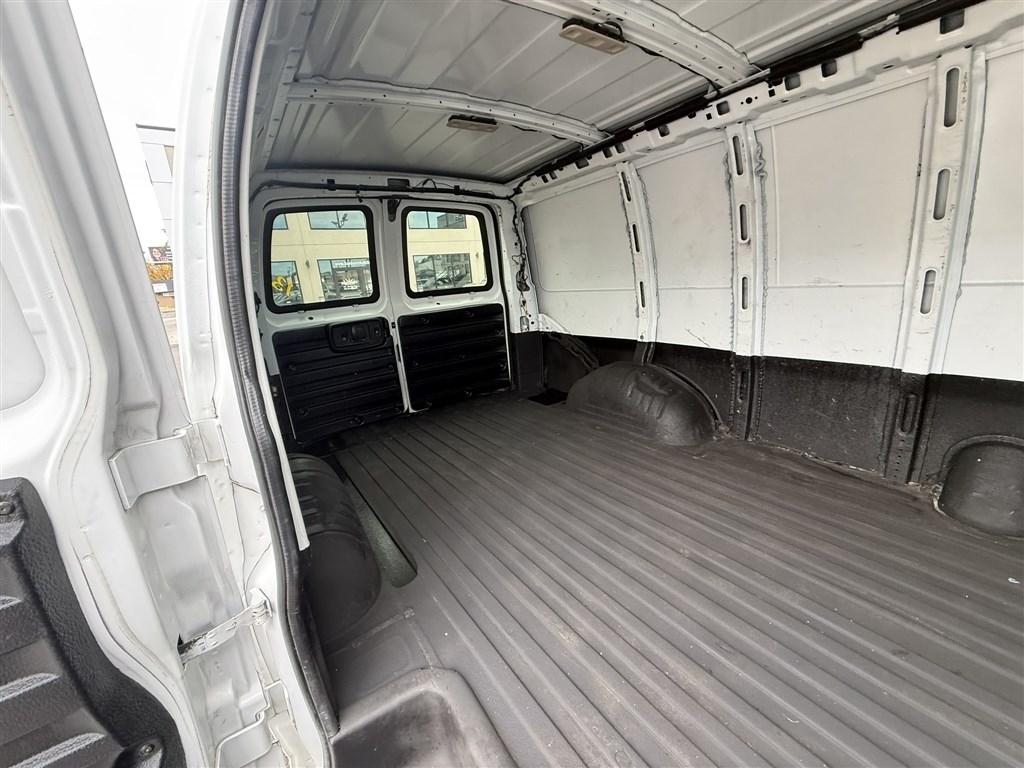 Chevrolet Express Cargo Van RWD 2500 135" 2015