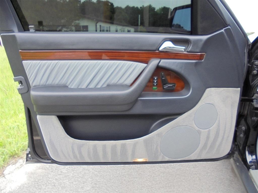 Mercedes-Benz S Class S420V 4D Sedan 1995