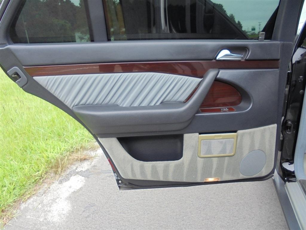 Mercedes-Benz S Class S420V 4D Sedan 1995