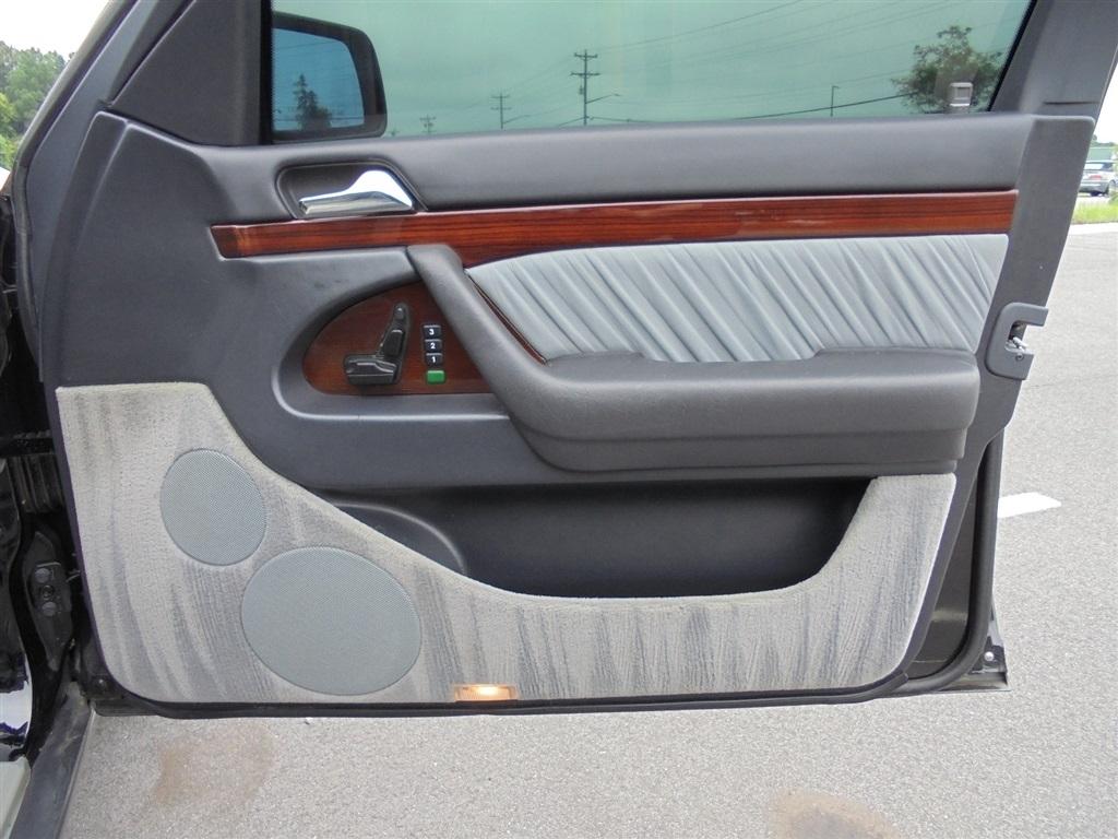 Mercedes-Benz S Class S420V 4D Sedan 1995